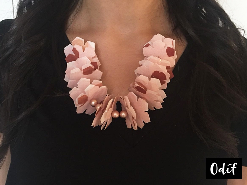 Photo : DIY - Flowers Fabric Necklace
