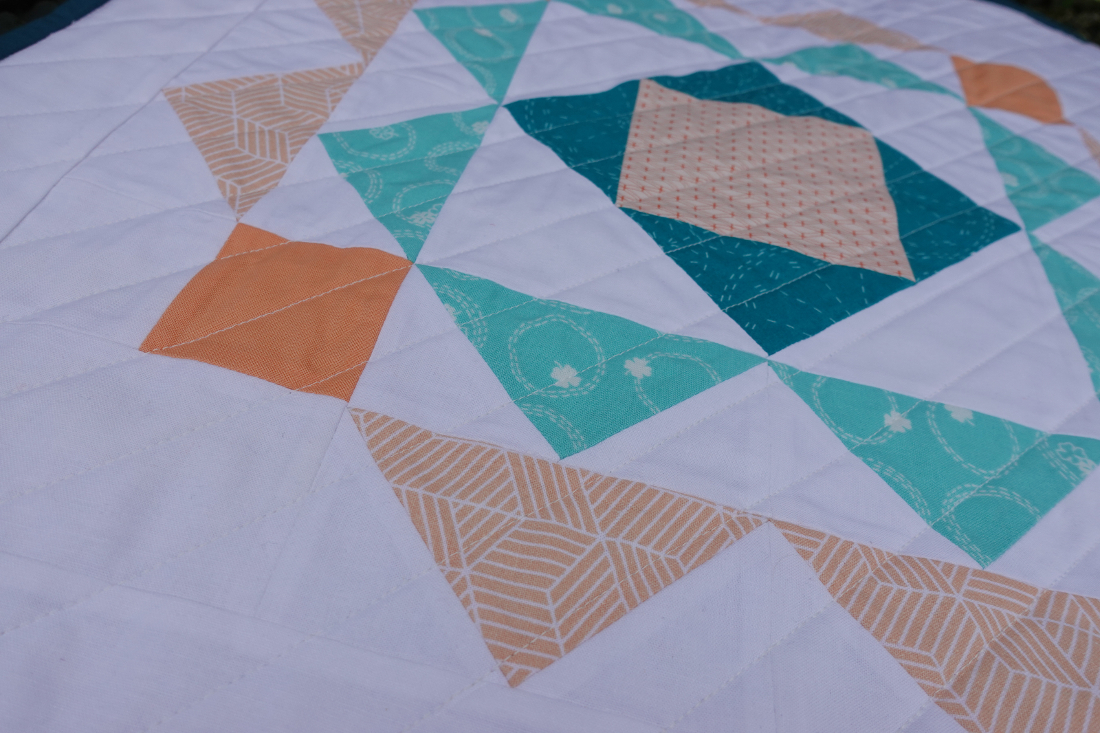 DIY - How to make a Modern Mini Quilt with Odif 505 - Odif, Adhesive,  Varnish and Color for arts and craft.
